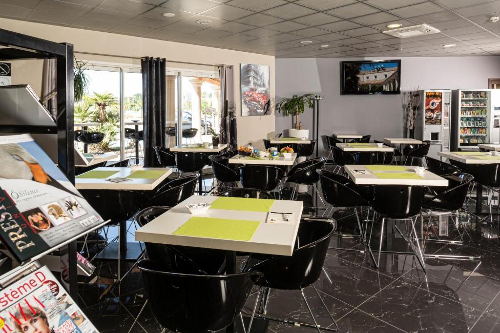 Le Ya'Tis Hotel Saint-Laurent-des-Arbres Luaran gambar