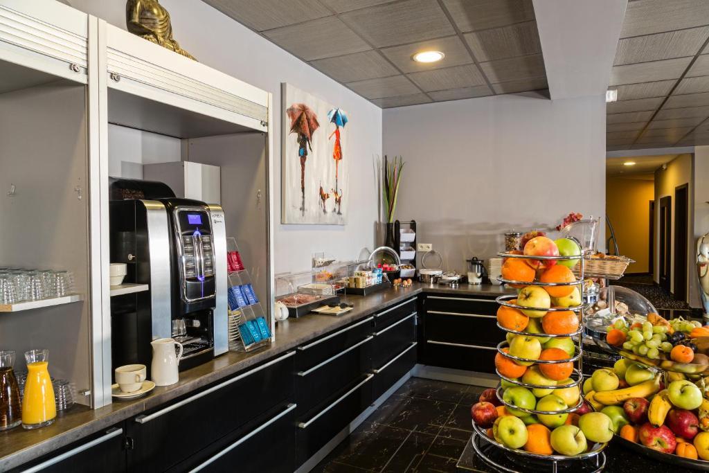 Le Ya'Tis Hotel Saint-Laurent-des-Arbres Luaran gambar