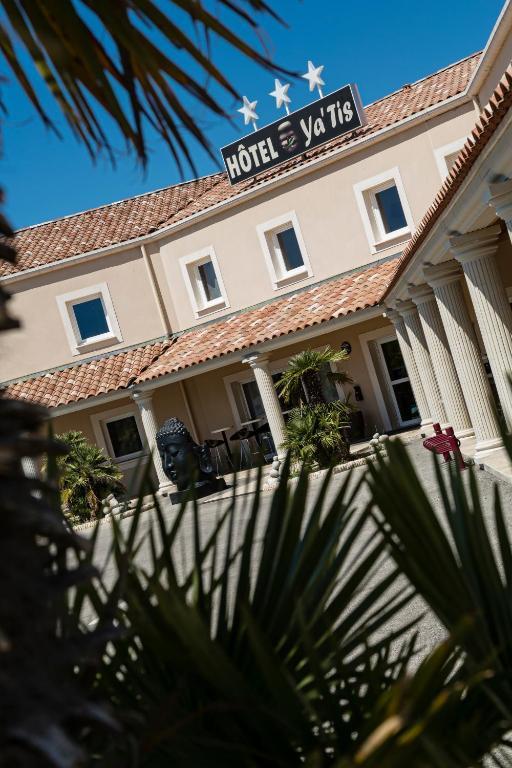 Le Ya'Tis Hotel Saint-Laurent-des-Arbres Luaran gambar