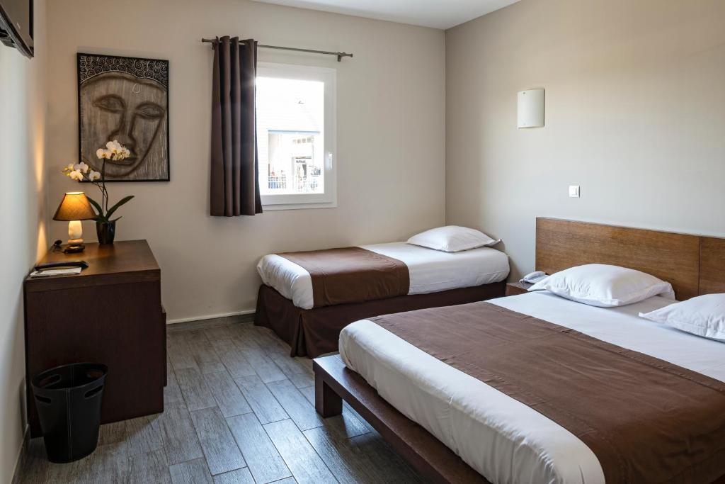 Le Ya'Tis Hotel Saint-Laurent-des-Arbres Luaran gambar