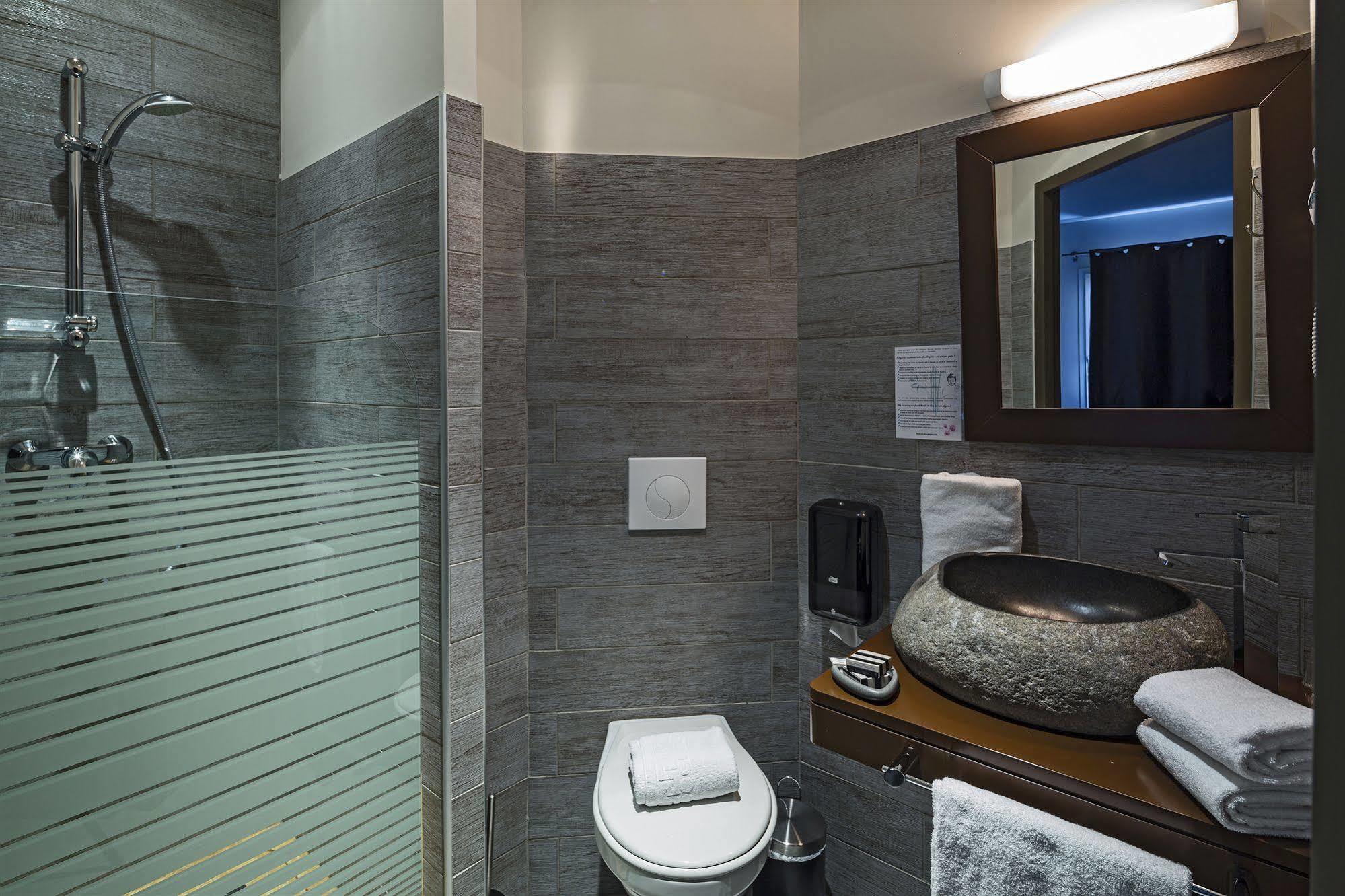 Le Ya'Tis Hotel Saint-Laurent-des-Arbres Luaran gambar