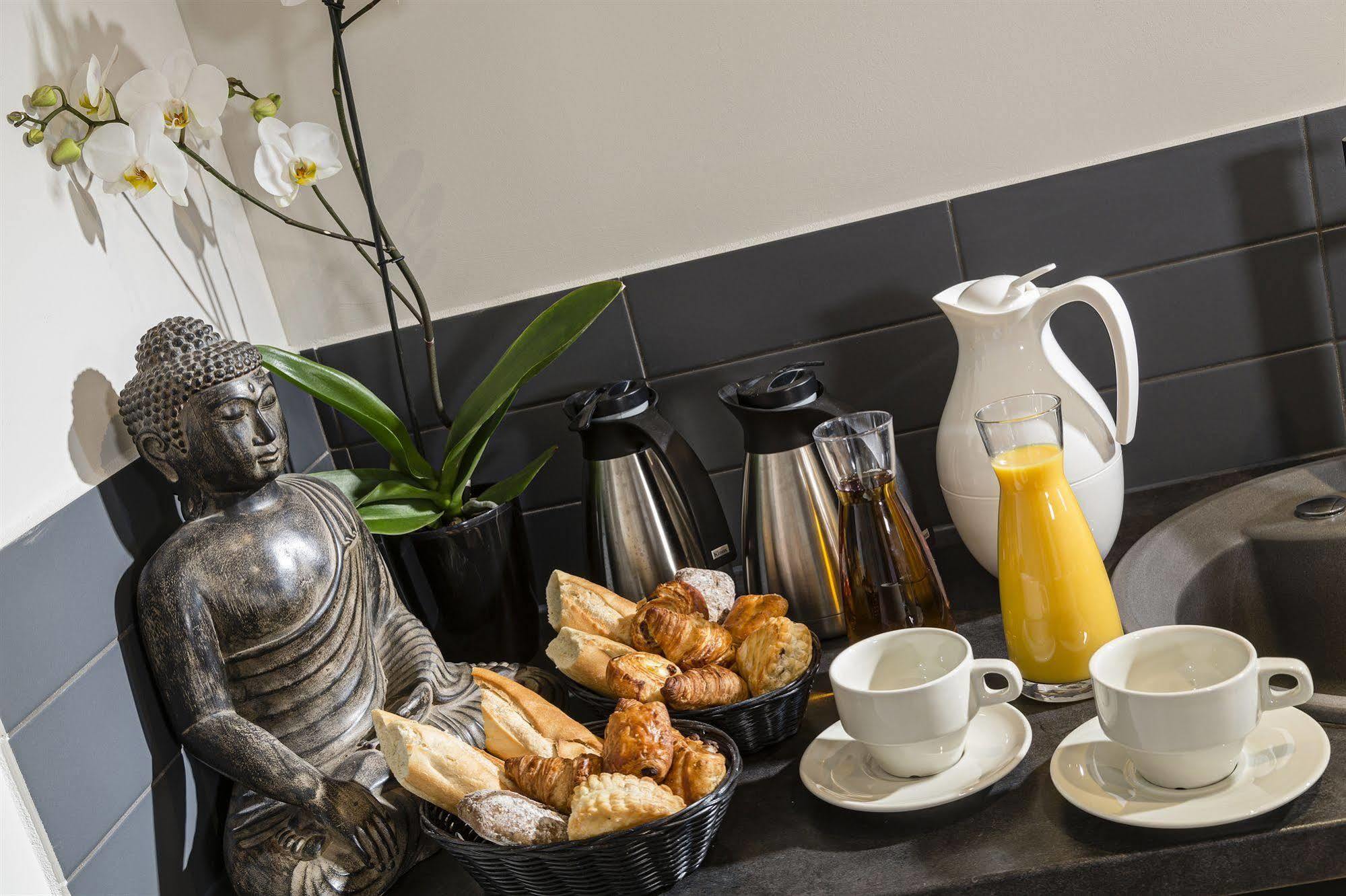 Le Ya'Tis Hotel Saint-Laurent-des-Arbres Luaran gambar